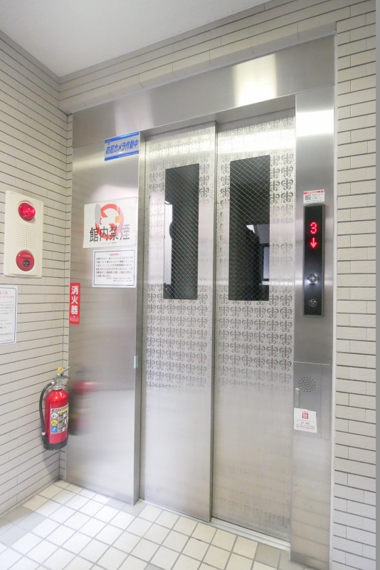 ロイヤルパレス四ツ谷5階 外観
