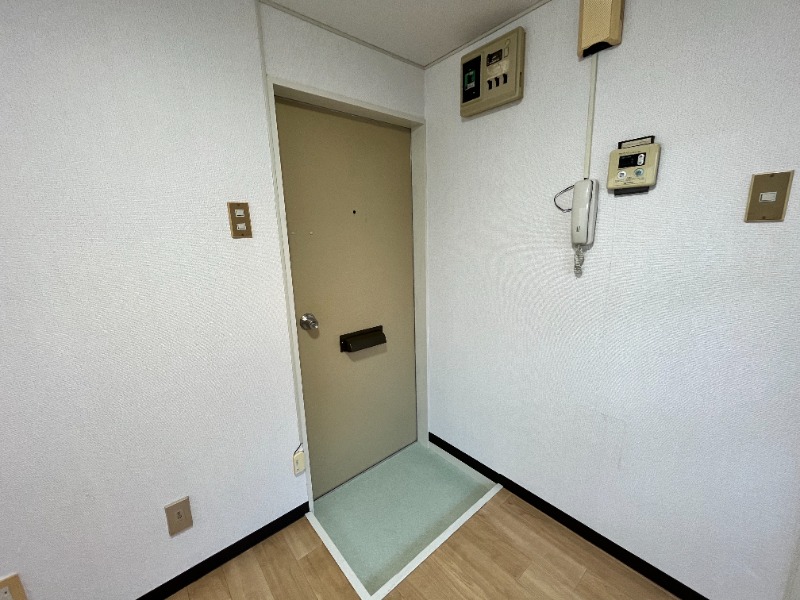 いずみハイツ 玄関