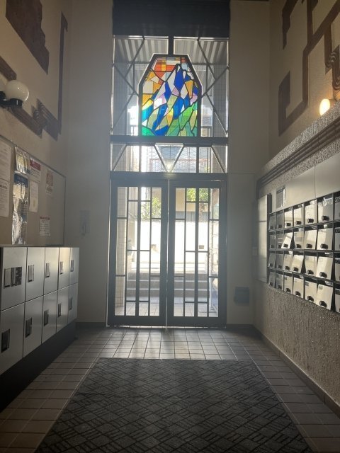 メゾン・ド・ポルトレー1階 エントランス