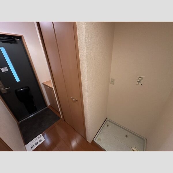 ジュネス・ドミール205号室 玄関