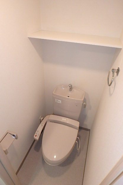 グランド・ガーラ横濱山下町3階 シャワー付きトイレ