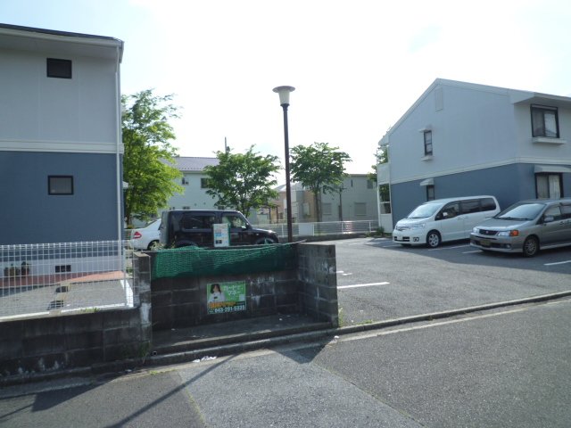 コーポ白百合　Ｅ棟E202号室 駐車場