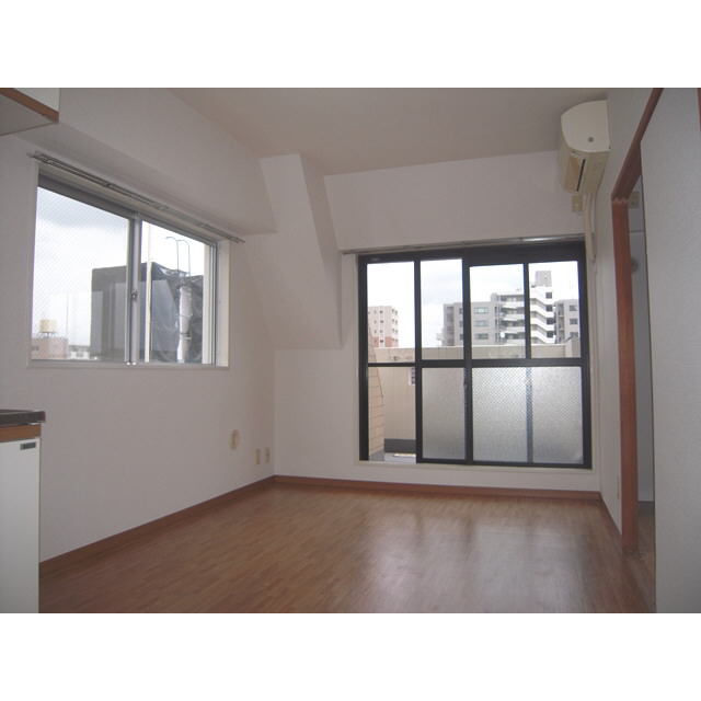 ウィングス竹ノ塚 リビング