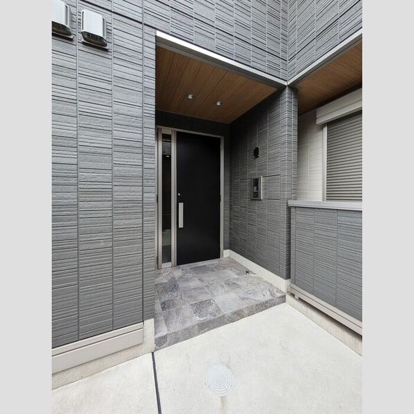 ロイヤルレジデンスⅢ301号室 エントランス