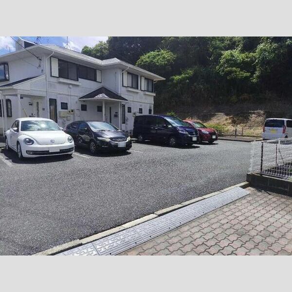 ヴェルドミール青葉台　ABCDD101号室 駐車場