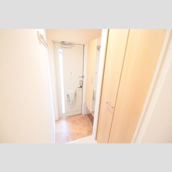リッカ ティル201号室 玄関