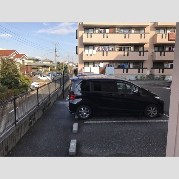 シルクトゥリー　A 駐車場
