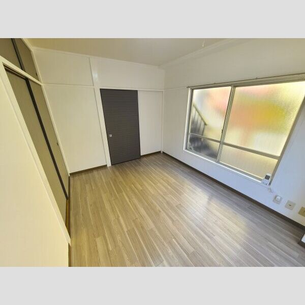 ティアラ池尻201号室 退去前につき、前回募集時のお写真です。