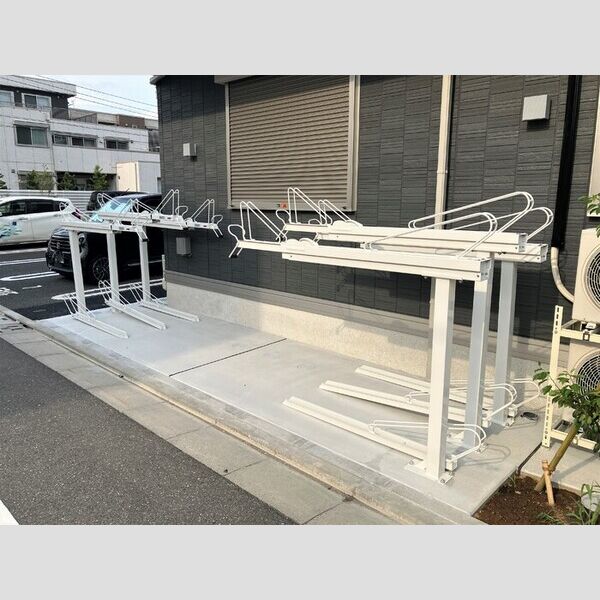 グラナーデ西加平 駐輪場