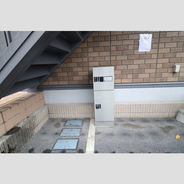 クレール岩瀬 宅配ボックス