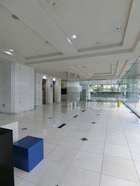 グランド・ガーラ三田3階 ロビー