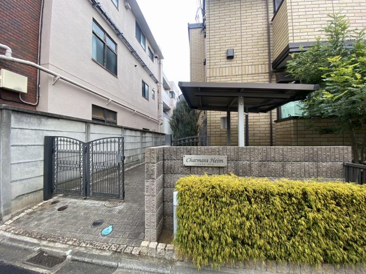 シャルマンハイム1階 エントランス