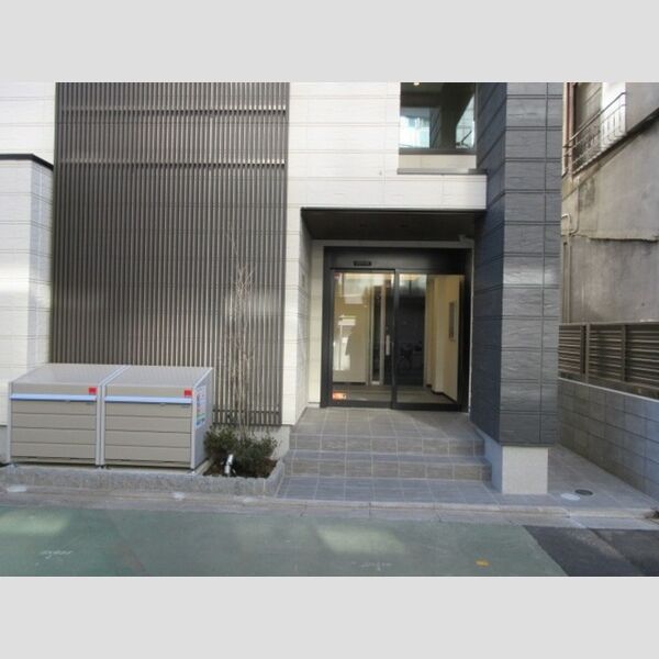 ウィズ203号室 エントランス