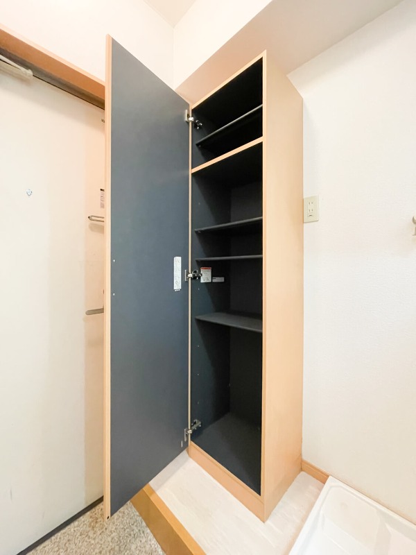 レストキューブ・トウエイ1階 収納