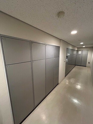 リライズガーデン西新井スカイレジデンス 宅配ボックス　※2025年11月15日撮影の写真