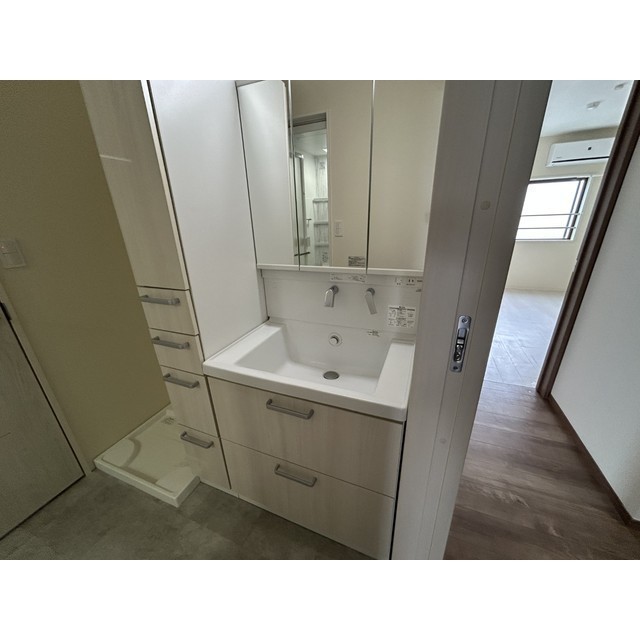 カーヘルハイツ301号室 内観