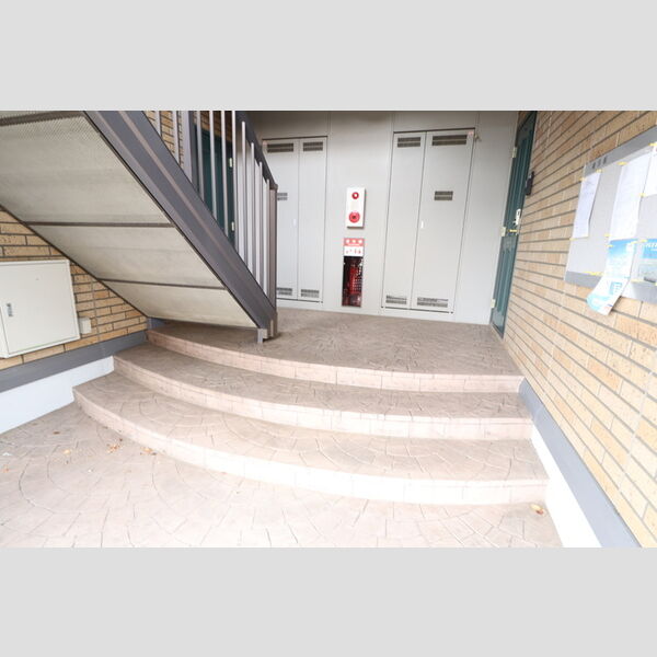 リビングタウン鍵山　C305号室 同建物別部屋の参考画像