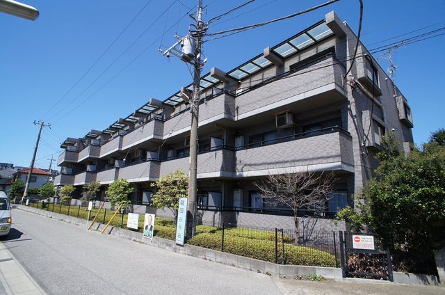 メゾン・デュ・リラ0303号室 １Fから３Fまで日当たり良好です。