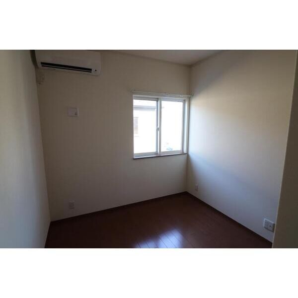 フォレストメゾン聖蹟C105号室 リビング