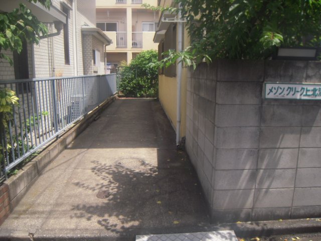 メゾンクリーク上北沢 エントランス