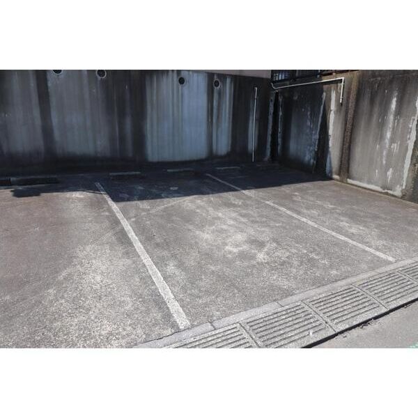 戸塚区平戸3丁目併用住宅 駐車場