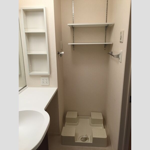 ロハス末広207号室 洗濯機置き場