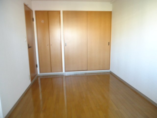 カーム・ルーラル 洋室　６．４帖