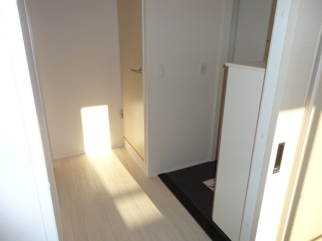 キャトルセゾン白楽101号室 玄関
