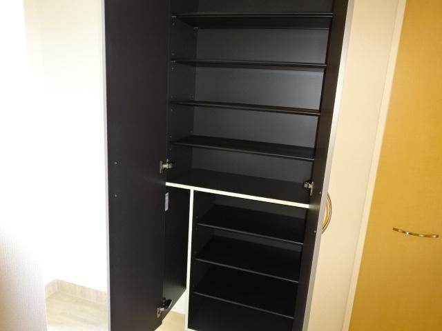 セレーノコトー103号室 下駄箱