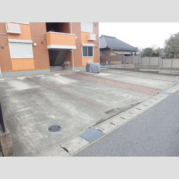 パームヒルズ 駐車場