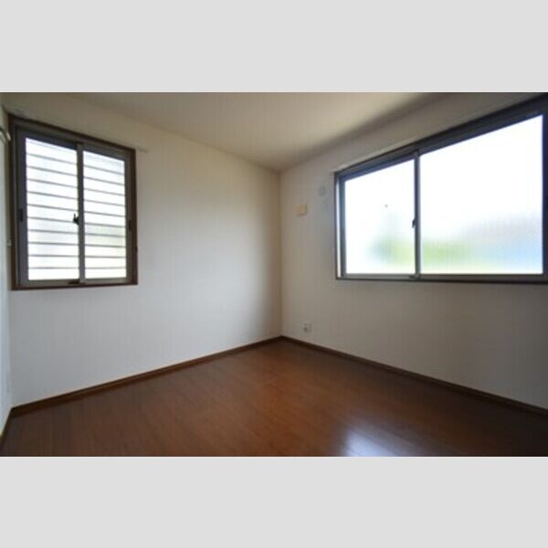 オークリーフ101号室 居室