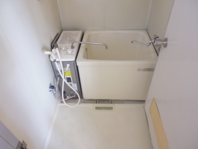 暁コーポ0103号室 バランス釜