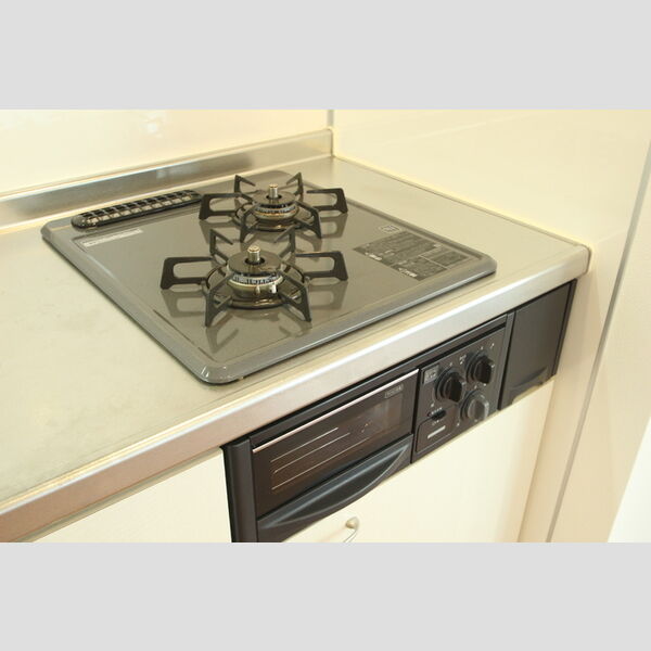 エム ドマーニ 403号室　キッチンコンロ