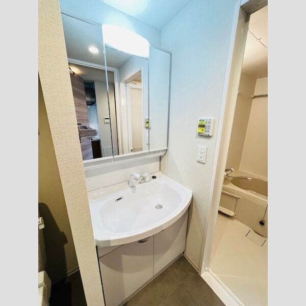 ファンディ平塚803号室 洗髪洗面化粧台