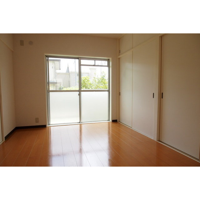 ラビアン花小金井102号室 内観