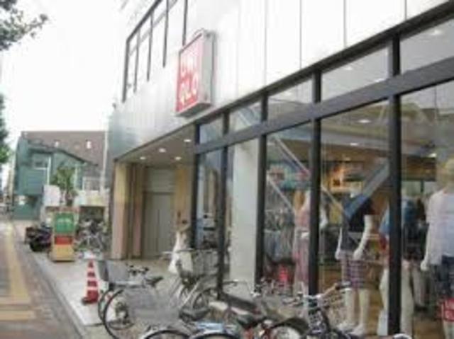 パインコート0302号室 【ショッピングセンター】ユニクロ世田谷上町店まで461ｍ