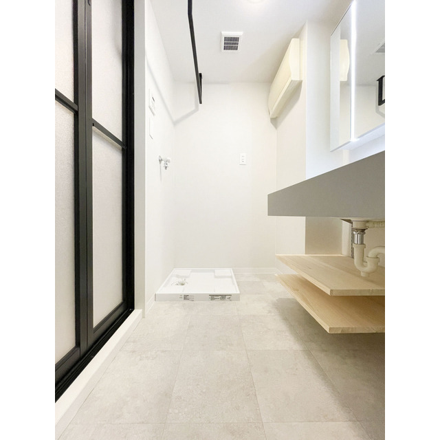 オーパスホームズ白山1002号室 内観