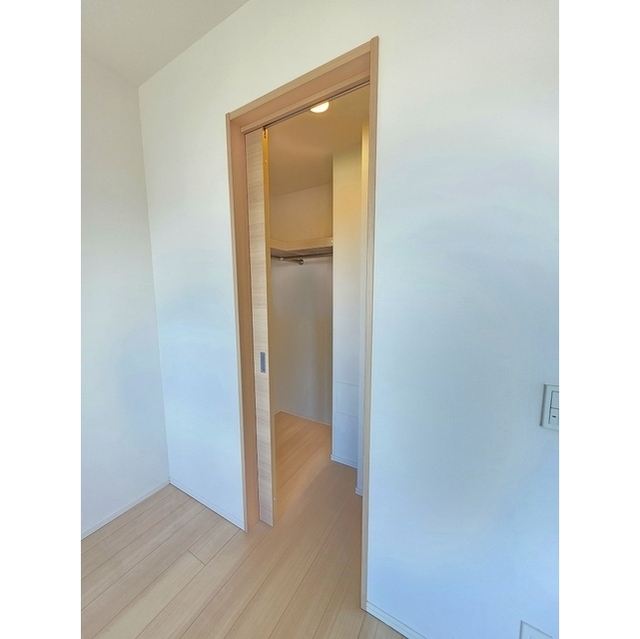 ザ・パークハウスアーバンス練馬中村橋802号室 洋室②WIC　2026年3月撮影