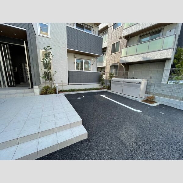 クーラクーD108号室 駐車場