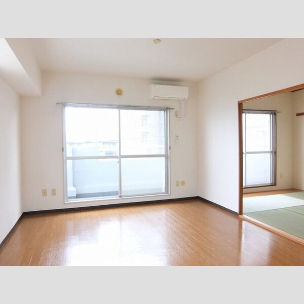 Bellevue参番館201号室 リビング