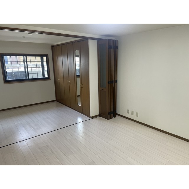 サンライズ大和P-1 リビング