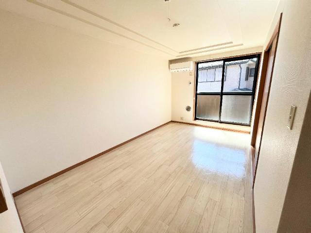 ビエント小机201号室 リビング