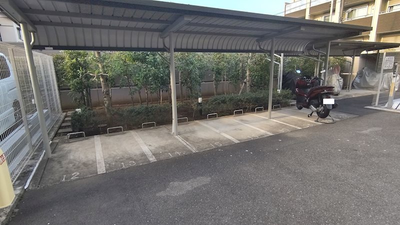 レジディア浦安2階 バイク置場