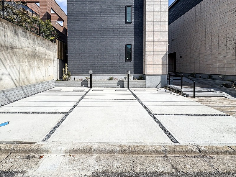 Ｃｏｍｉｃｈｉ浦和元町 駐車場