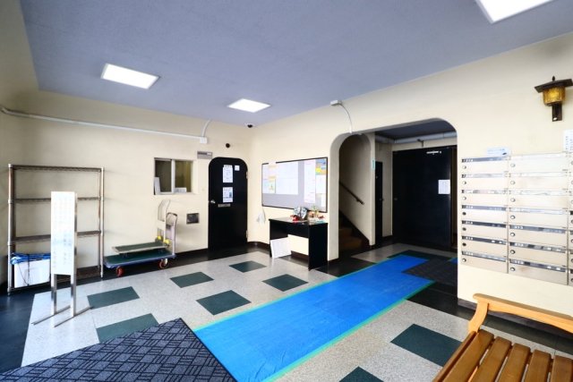 秀和谷津遊園レジデンス エントランス