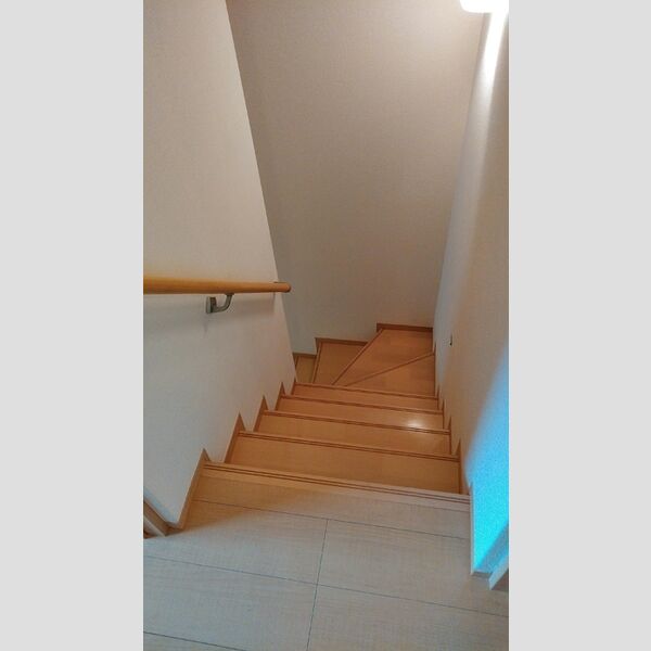 メゾン吉祥寺202号室 階段