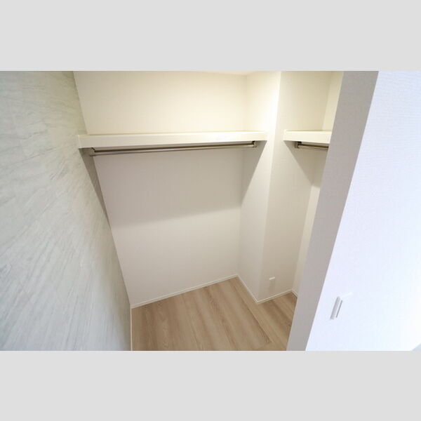 アザレア　A302号室 ウォークインクローゼット