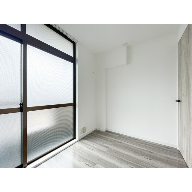 第六竹石マンション302号室 内観