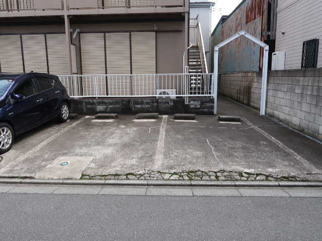 シティハイムレクリオ2階 駐車場