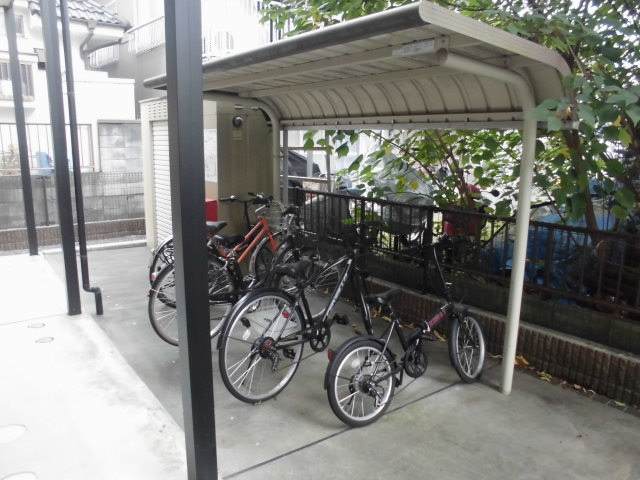 レオパレスルーミナス　Ａｙａ204号室 駐輪場